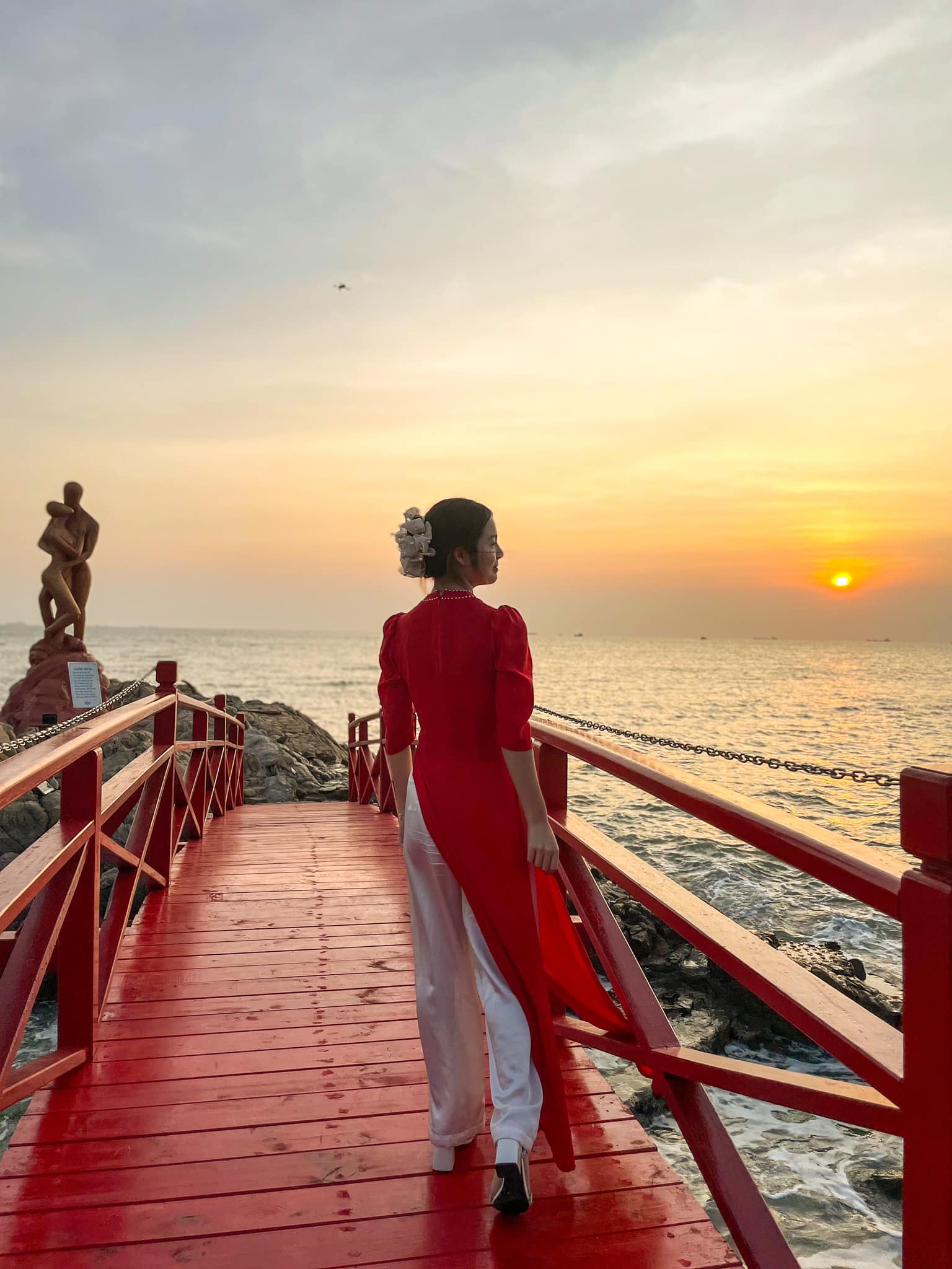 Cầu Tình Yêu Hòn Rù Rì: Nét lãng mạn Vũng Tàu - hình 10