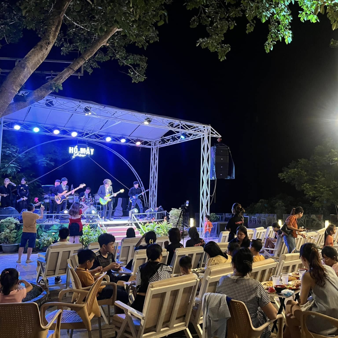 Tour đêm Hồ Mây: Góc nhìn khác lạ về Vũng Tàu từ độ cao 250m - hình 2