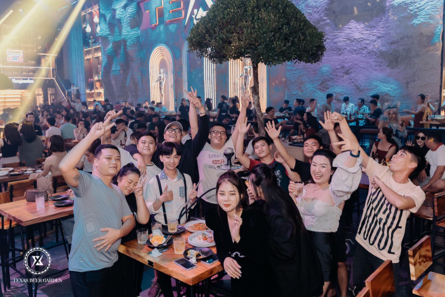 Texas Beer Garden Bà Rịa không gian tiệc bia hải sản quy mô - hình 11