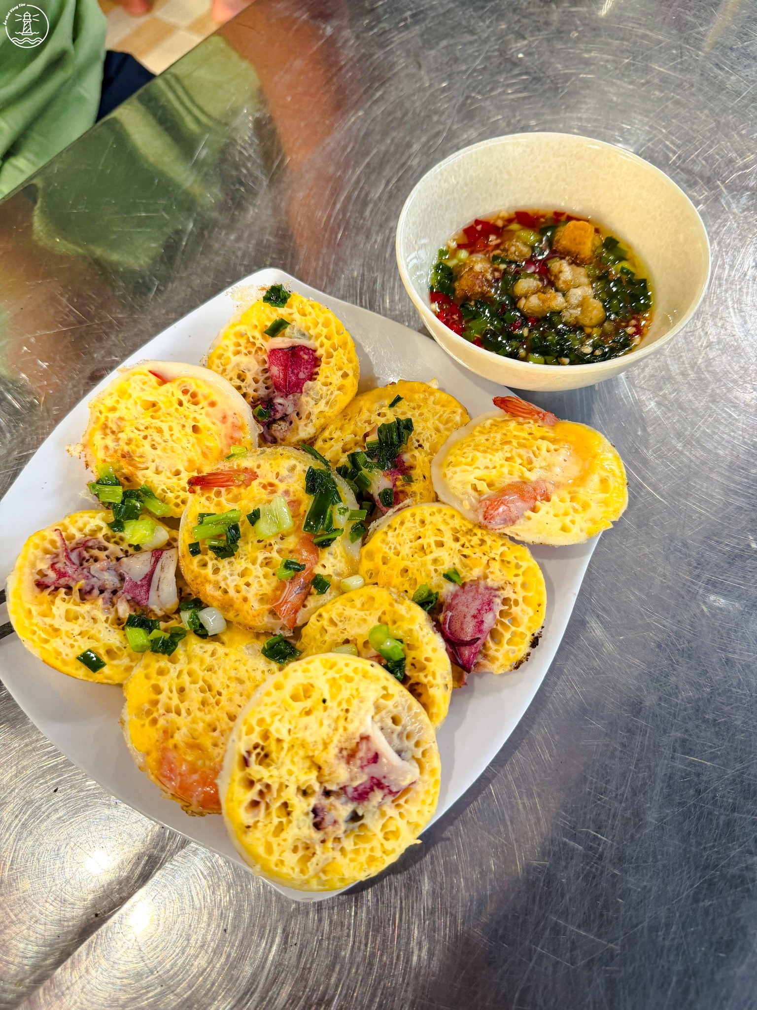 Bánh căn Nha Trang tại Vũng Tàu: Vị tôm mực tươi rói phố Tú Sương - hình 5