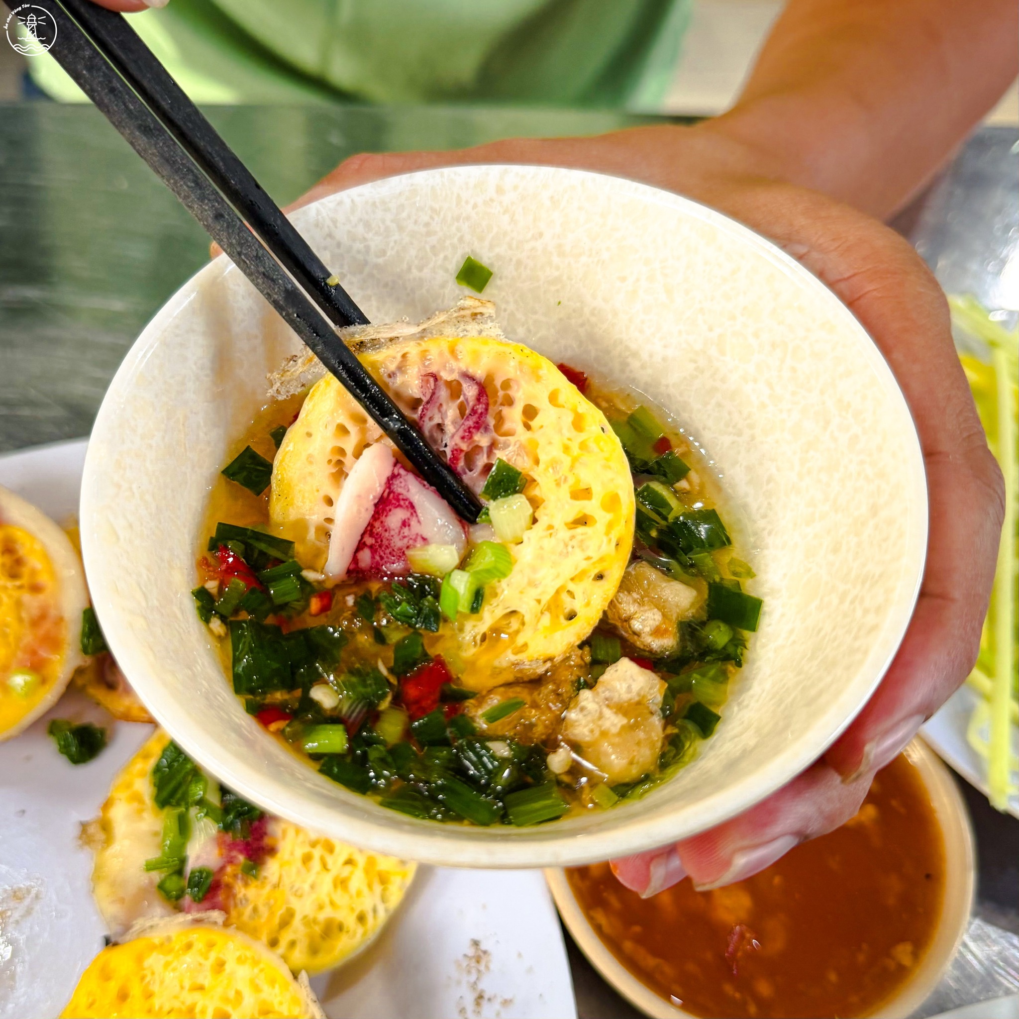 Bánh căn Nha Trang tại Vũng Tàu: Vị tôm mực tươi rói phố Tú Sương - hình 4