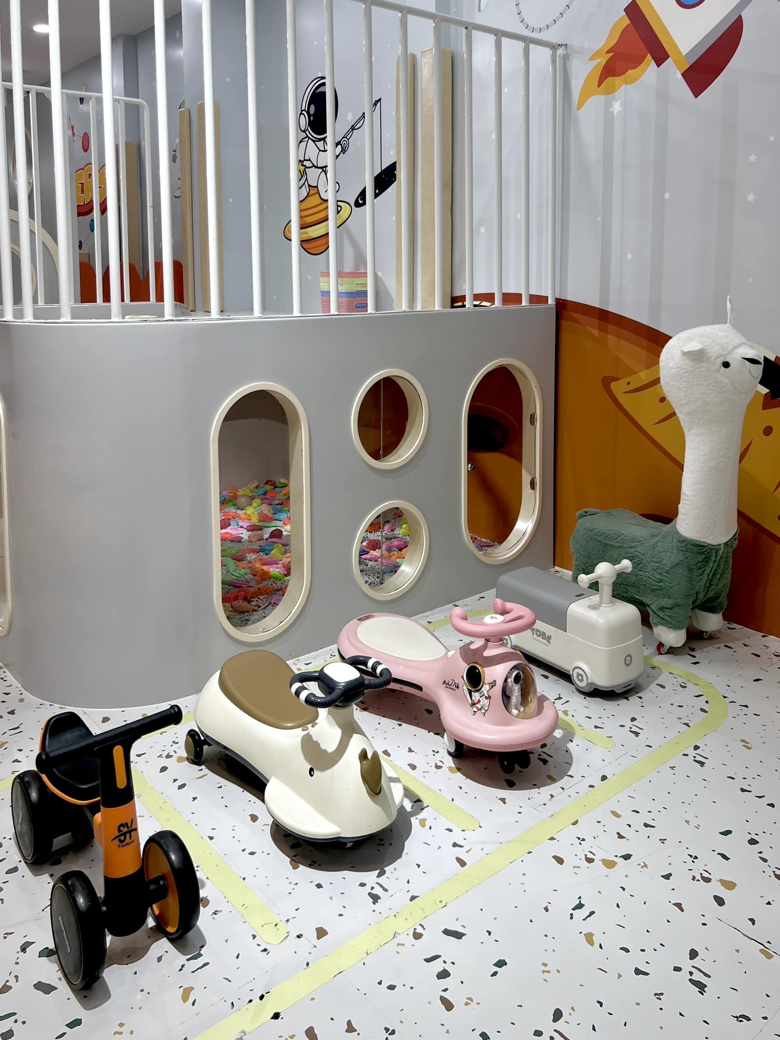 Leona Premium Kids Cafe Vũng Tàu: Thế giới thu nhỏ cho bé - hình 13