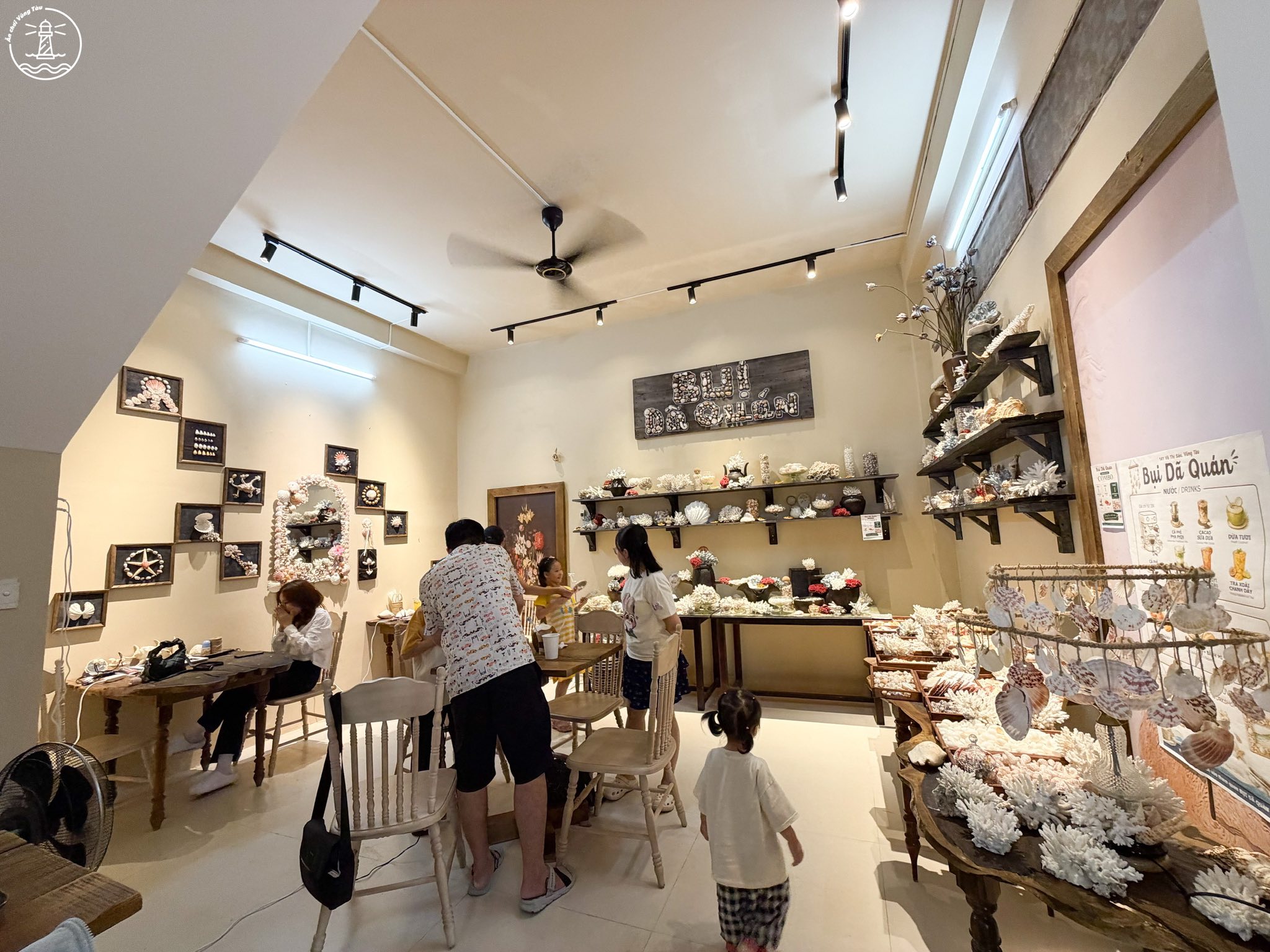 Bụi Dã Quán Vũng Tàu: Cafe Workshop Vỏ Sò Độc Đáo Bãi Sau - hình 4