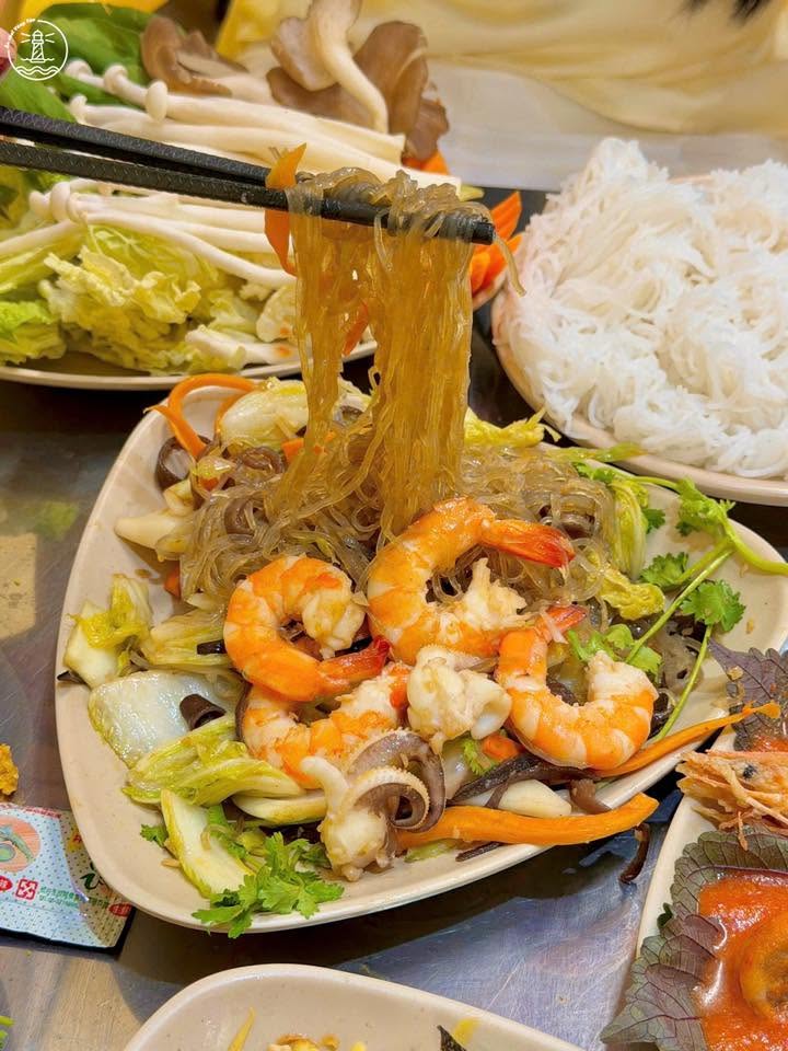 Lẩu mực sa tế Vũng Tàu: Điểm hẹn bình dân cho nhóm bạn - hình 18