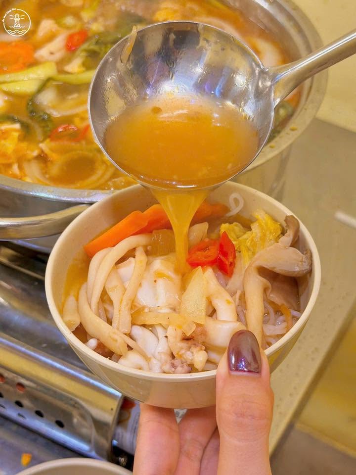 Lẩu mực sa tế Vũng Tàu: Điểm hẹn bình dân cho nhóm bạn - hình 7