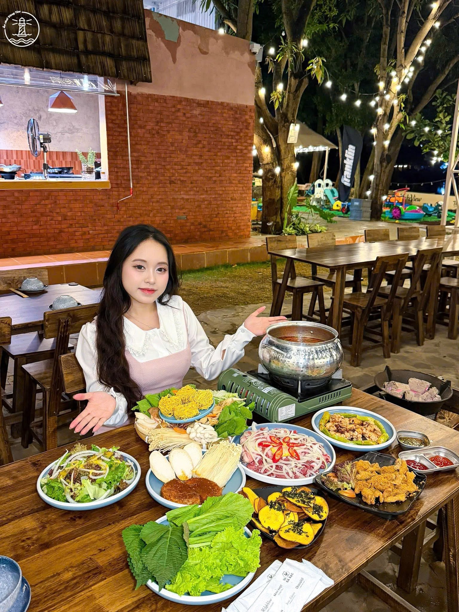 Bếp Ăn Đá Bạc Vũng Tàu: Trải nghiệm lẩu nướng view hồ cực chill - hình 4