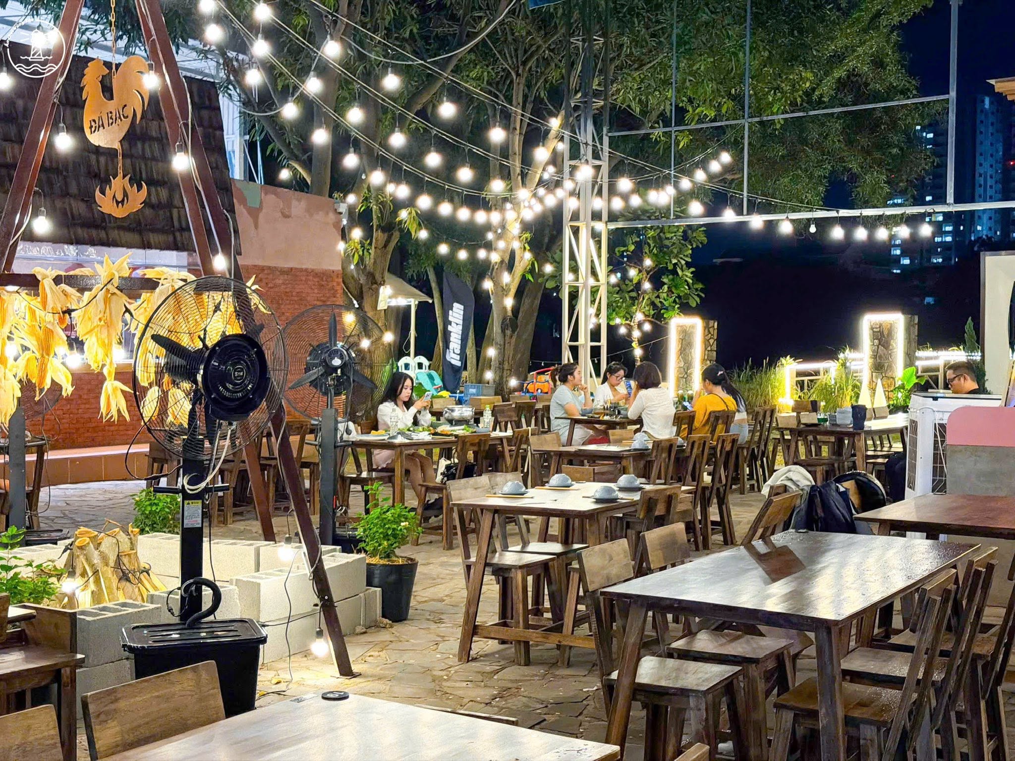 Bếp Ăn Đá Bạc Vũng Tàu: Trải nghiệm lẩu nướng view hồ cực chill - hình 2