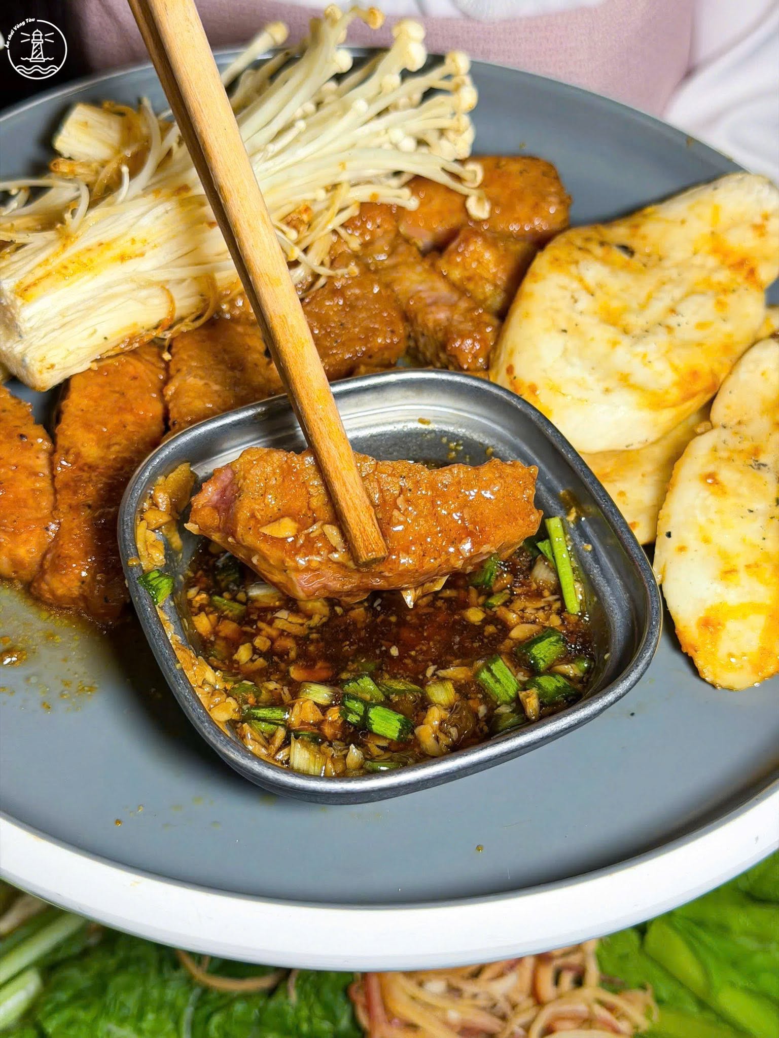 Bếp Ăn Đá Bạc Vũng Tàu: Trải nghiệm lẩu nướng view hồ cực chill - hình 13