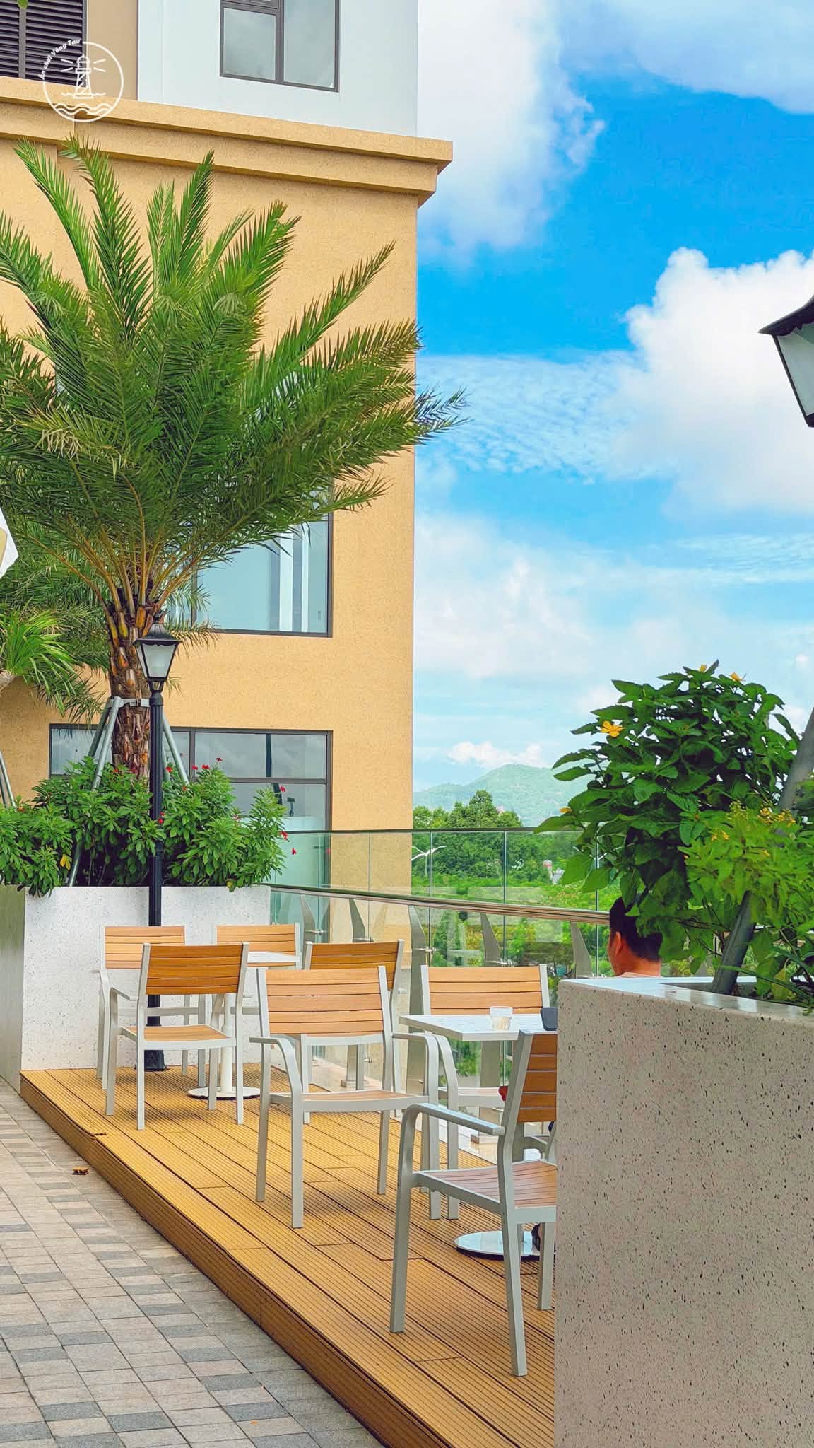 Coffee Vũng Tàu Centre Point: Góc Vườn Treo Ngắm Phố Biển - hình 2