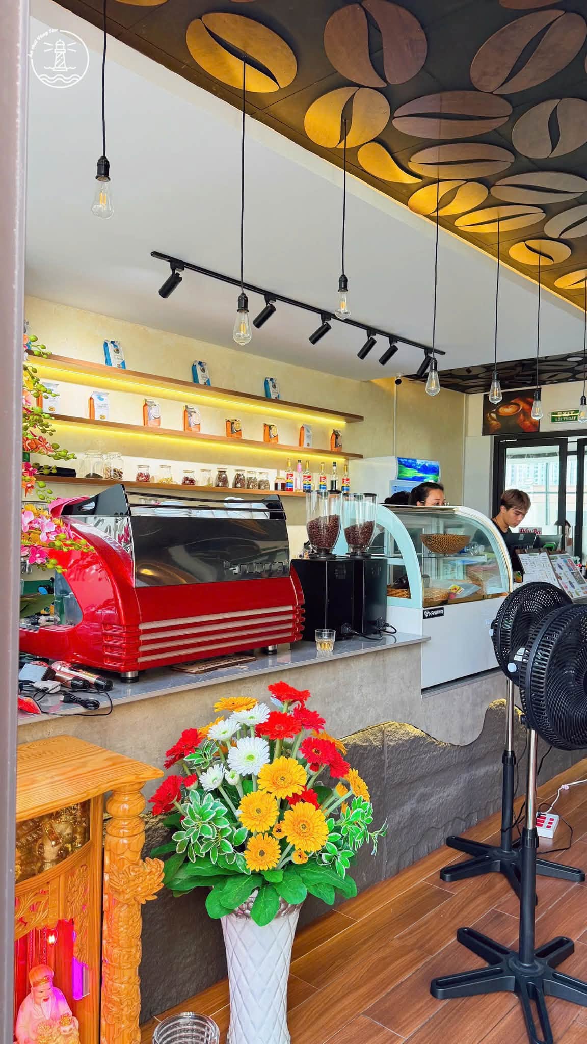 Coffee Vũng Tàu Centre Point: Góc Vườn Treo Ngắm Phố Biển - hình 3