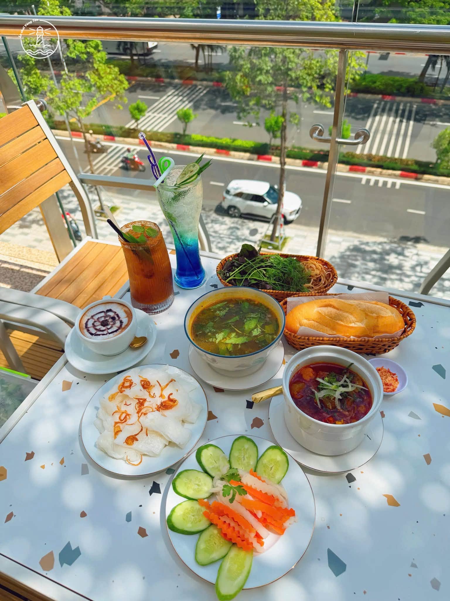 Coffee Vũng Tàu Centre Point: Góc Vườn Treo Ngắm Phố Biển - hình 17