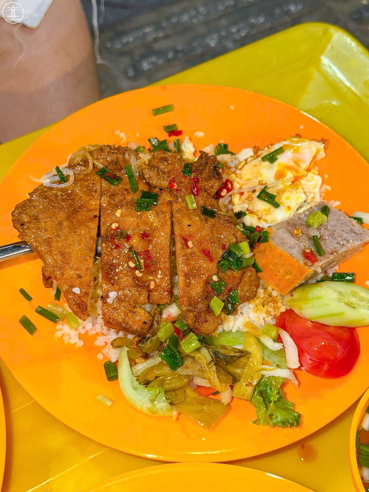 Cơm tấm đêm Anh Huy Vũng Tàu và sức hút sườn nướng mắm kẹo - hình 2