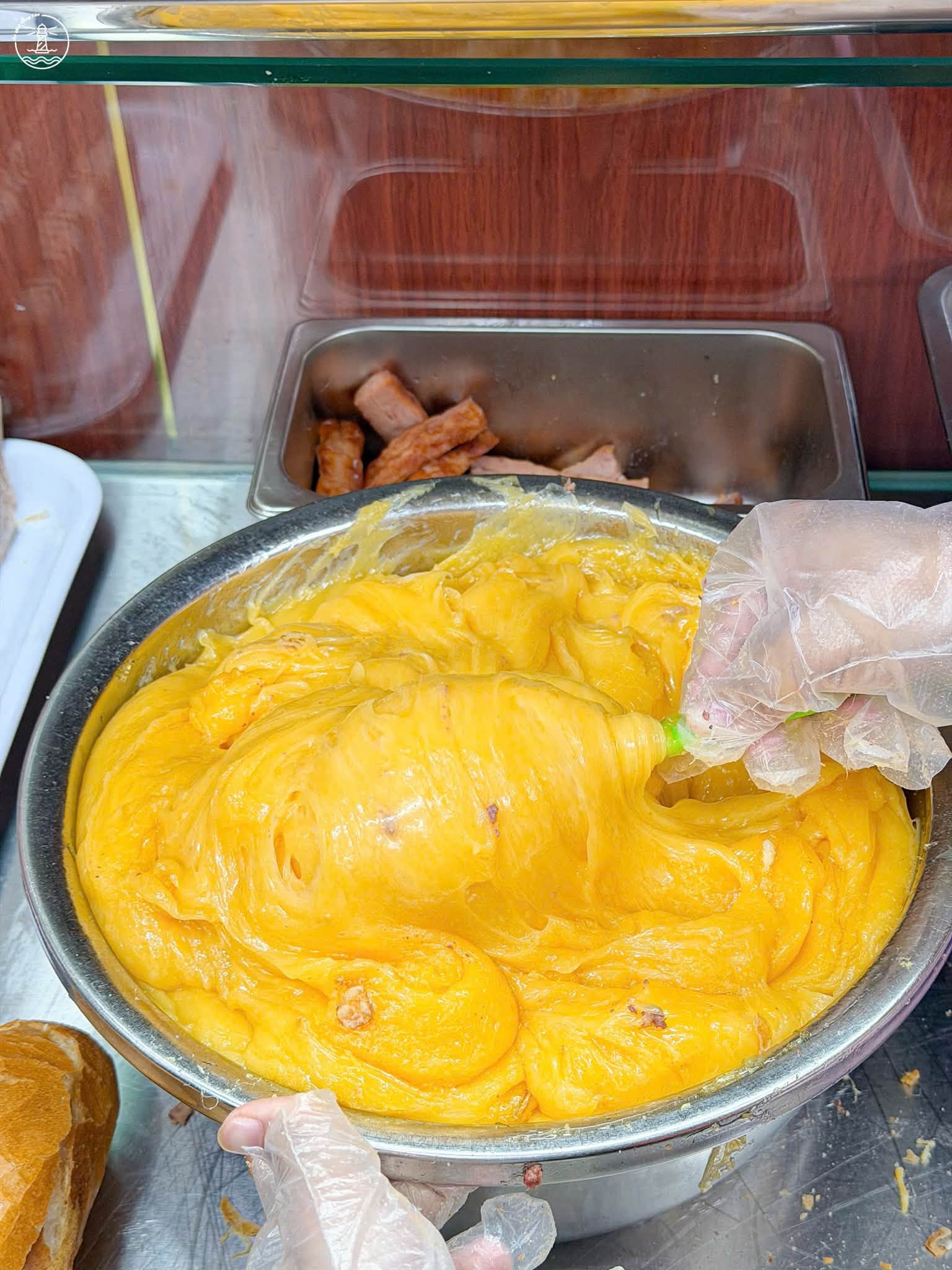 Bánh mì Bà Huynh Vũng Tàu: Hương vị Sài Gòn giữa phố biển - hình 9