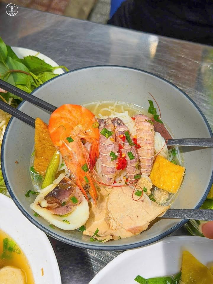 Bún Riêu Bề Bề 2 Mập Vũng Tàu: Vị Biển Đậm Đà Giá Bình Dân - hình 2