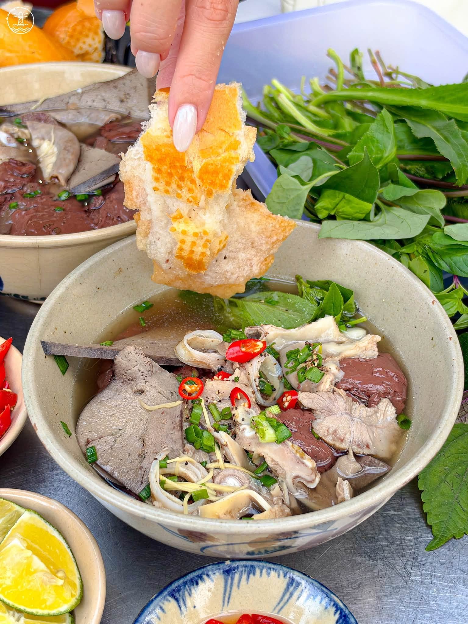 Huyết chưng Xứ Nẫu quán: Điểm đến cho tín đồ ăn vặt Vũng Tàu - hình 9