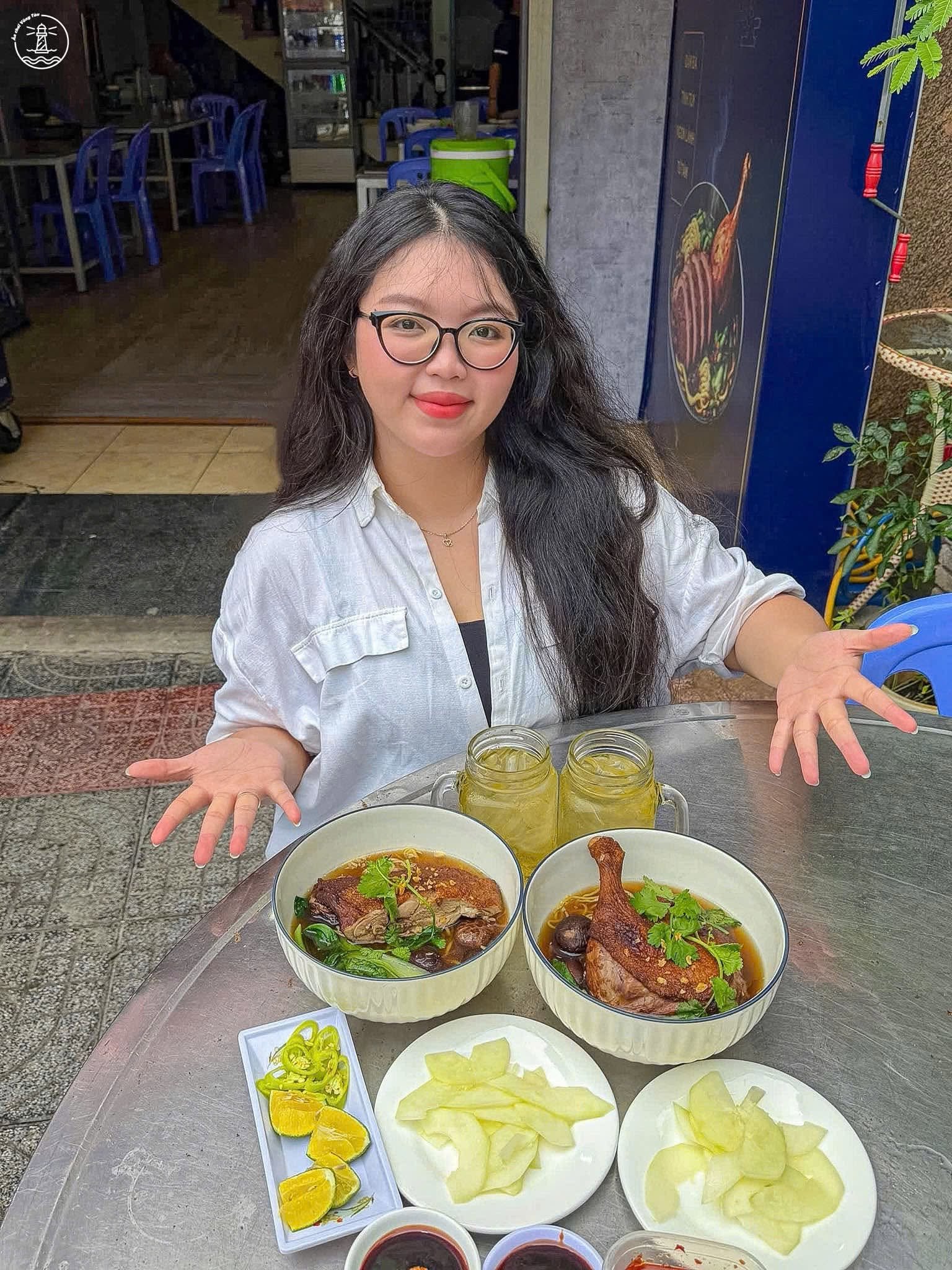 Mì Vịt Tiềm Hoàng Ký Vũng Tàu: Vị đậm đà khó quên gần Bãi Sau - hình 14