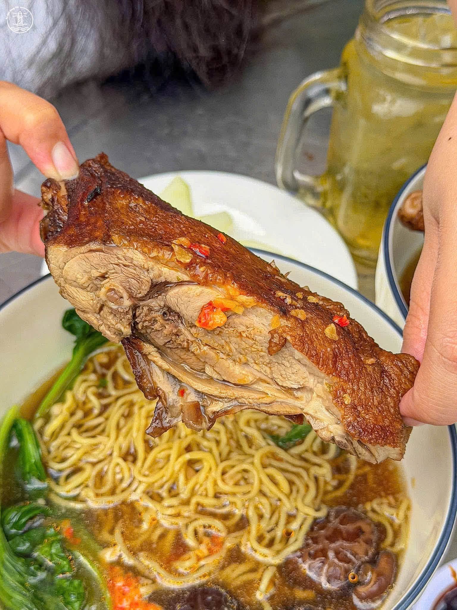 Mì Vịt Tiềm Hoàng Ký Vũng Tàu: Vị đậm đà khó quên gần Bãi Sau - hình 9
