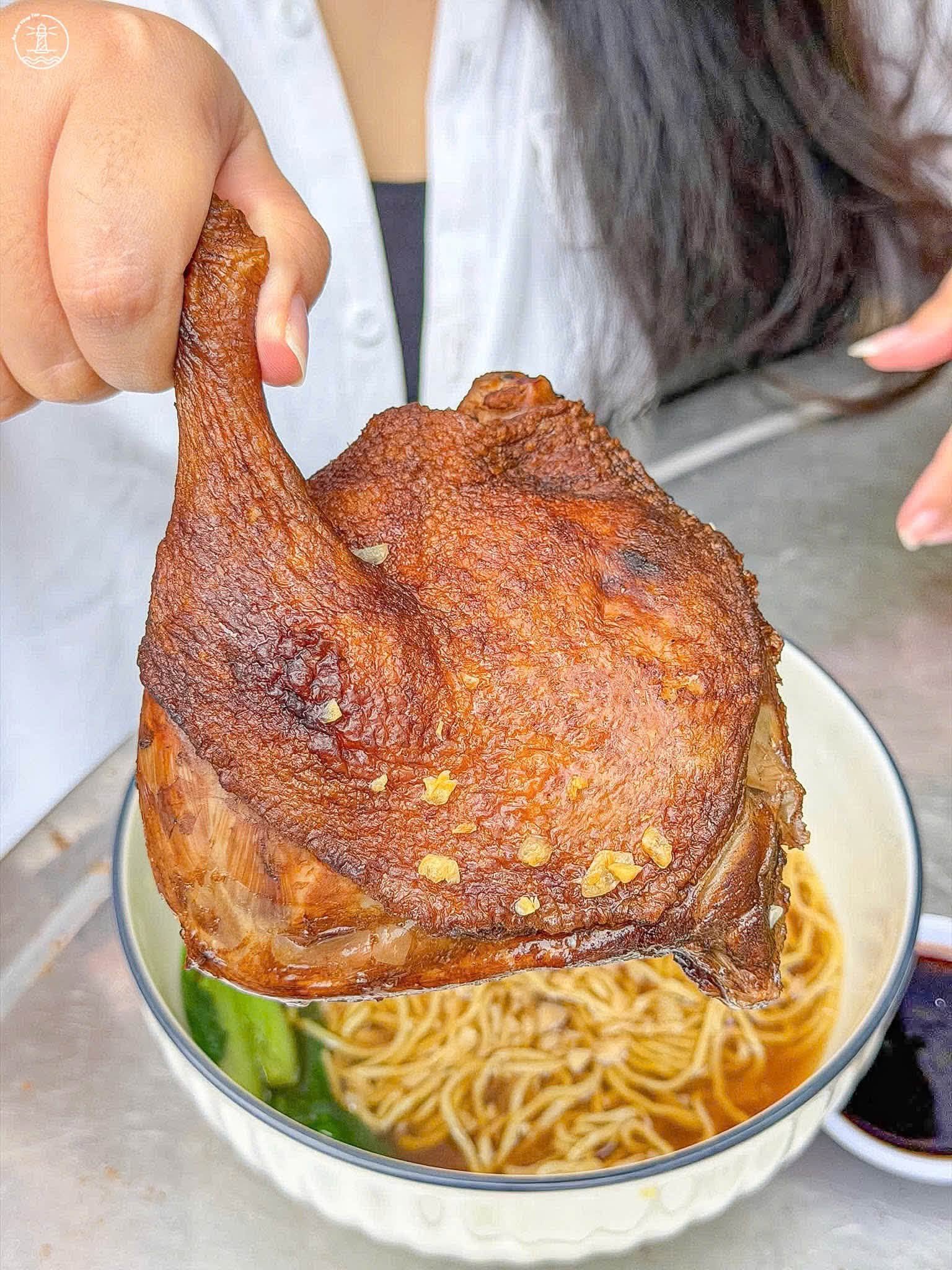 Mì Vịt Tiềm Hoàng Ký Vũng Tàu: Vị đậm đà khó quên gần Bãi Sau - hình 11