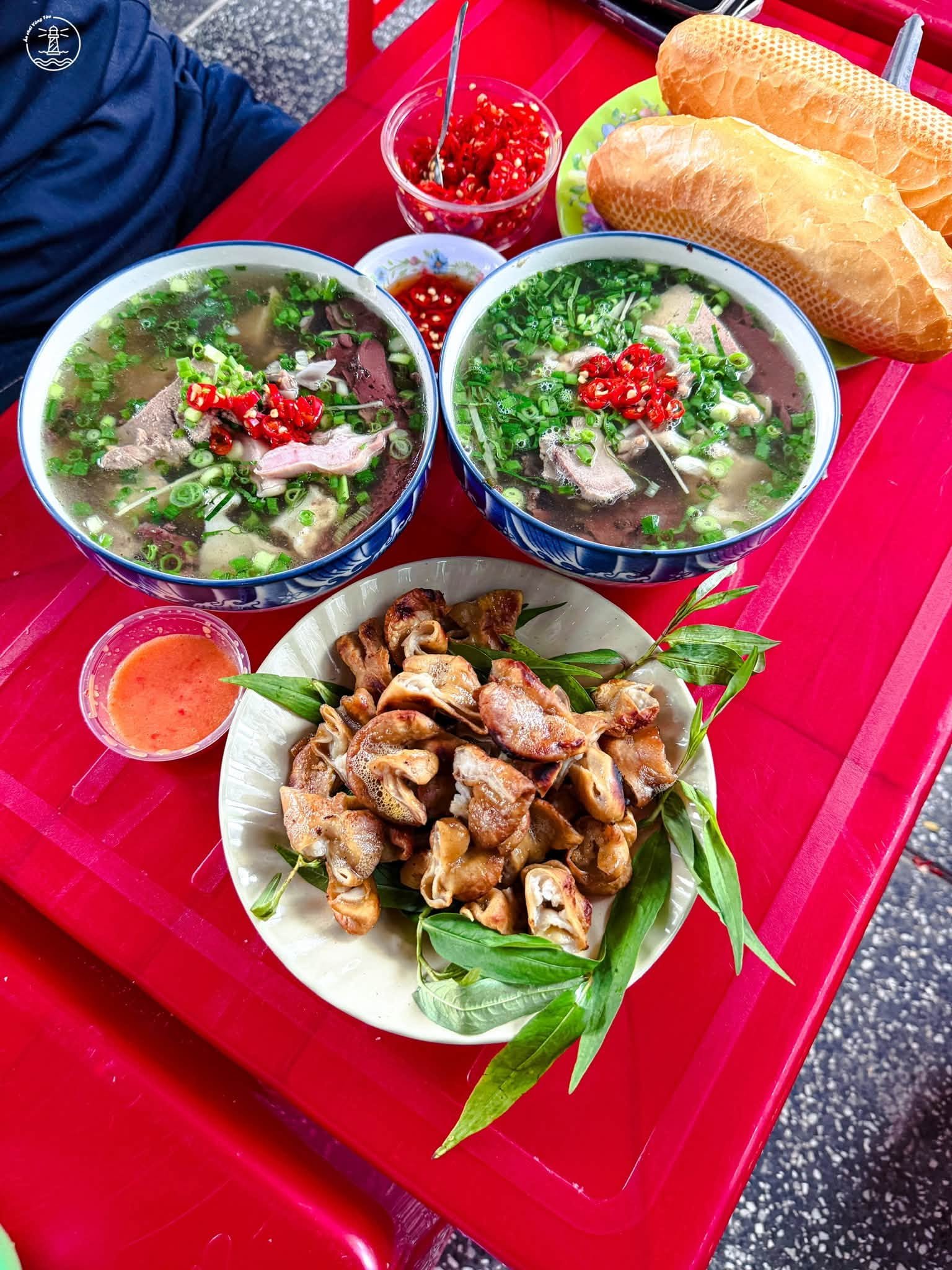 Huyết Chưng Bà Rịa: Vị Béo Mịn Gây Nghiện Trên Vỉa Hè - hình 2