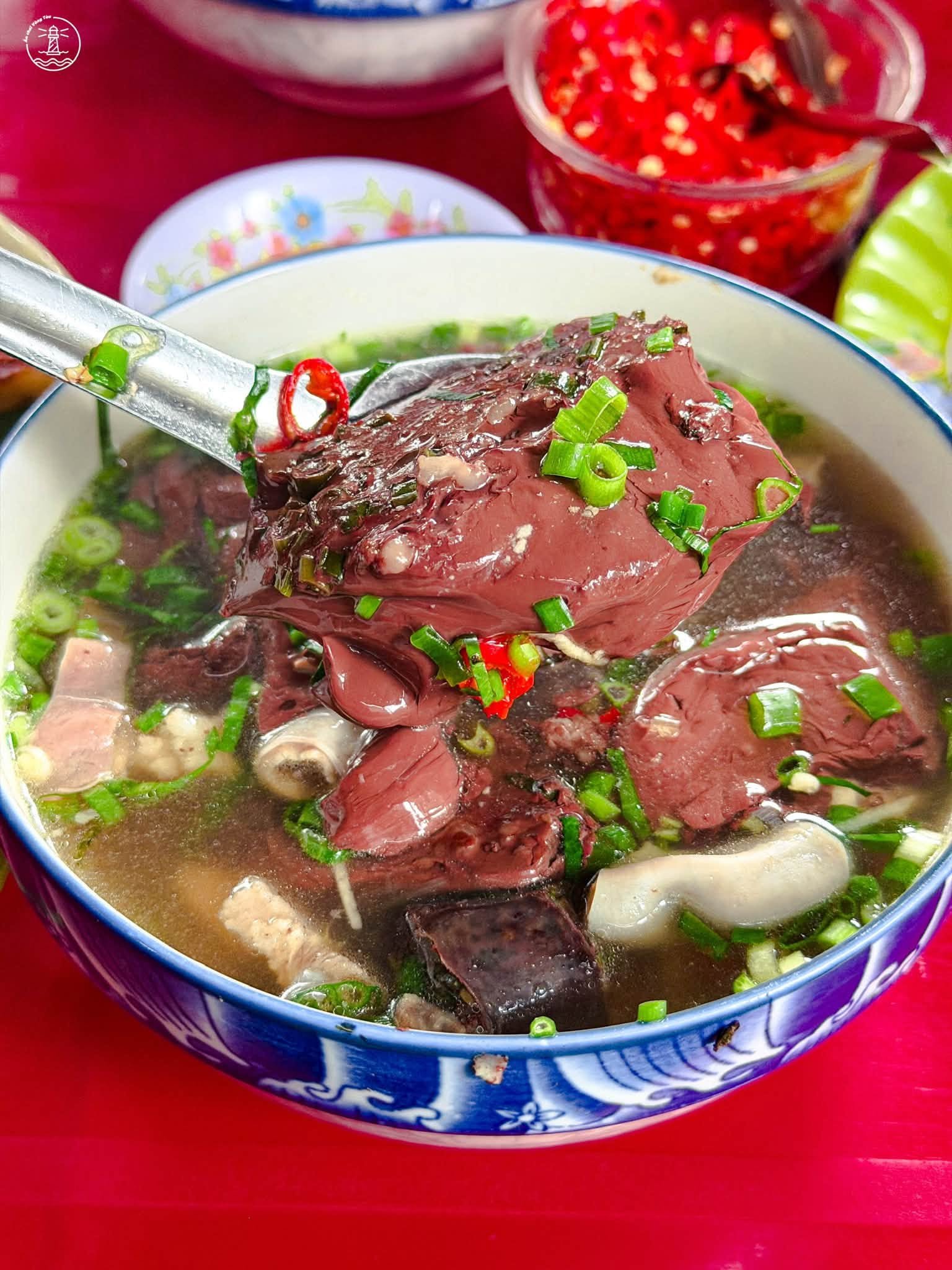 Huyết Chưng Bà Rịa: Vị Béo Mịn Gây Nghiện Trên Vỉa Hè - hình 3
