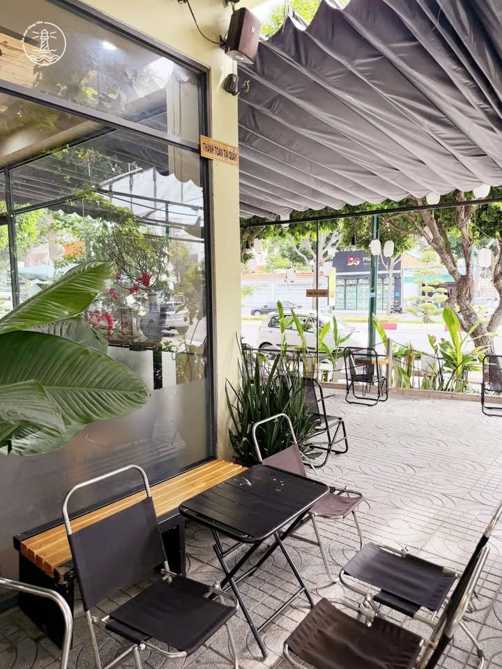 Tema Coffee Vũng Tàu: Góc xanh yên bình và Croissant kem lạ miệng - hình 9