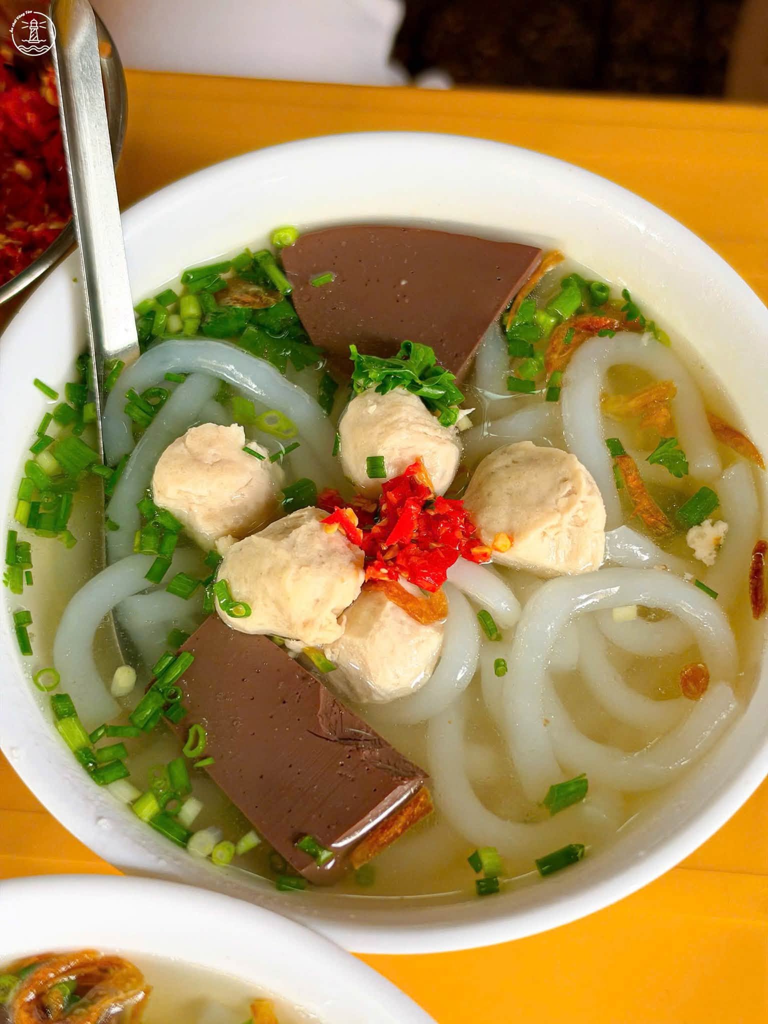 Bánh canh giò heo 81 Trưng Nhị: Vị ngon bình dân 30 năm Vũng Tàu - hình 3