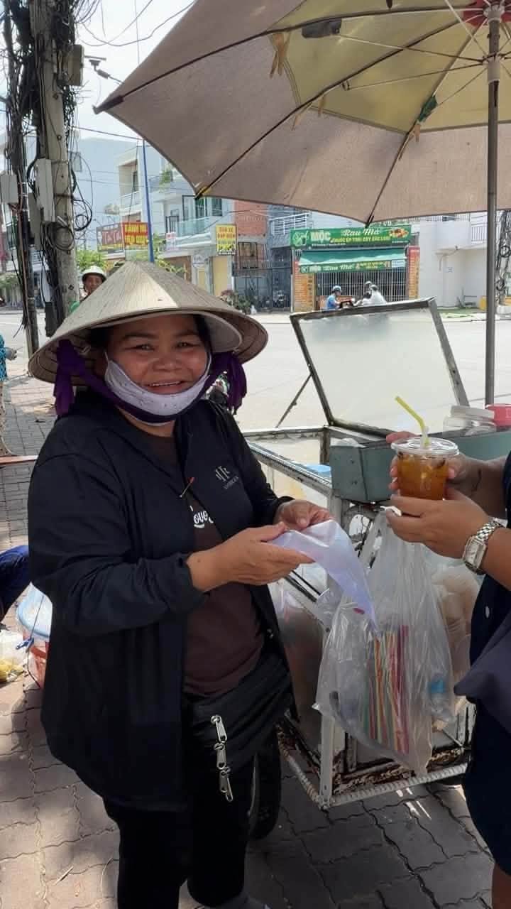 Bánh Flan Cô Sương Vũng Tàu: Vị béo ngậy từ xe đẩy 20 năm - hình 3