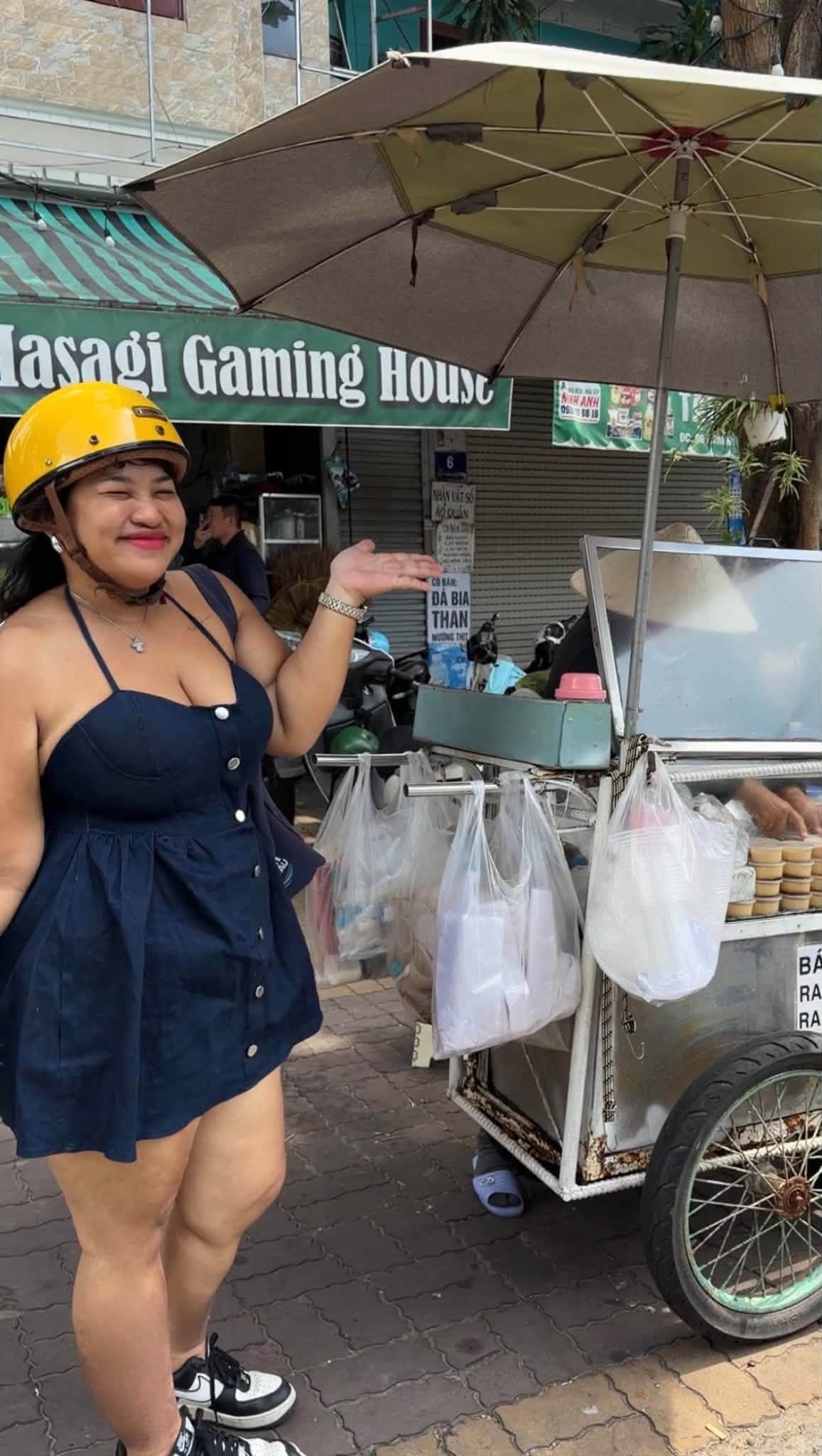 Bánh Flan Cô Sương Vũng Tàu: Vị béo ngậy từ xe đẩy 20 năm - hình 4