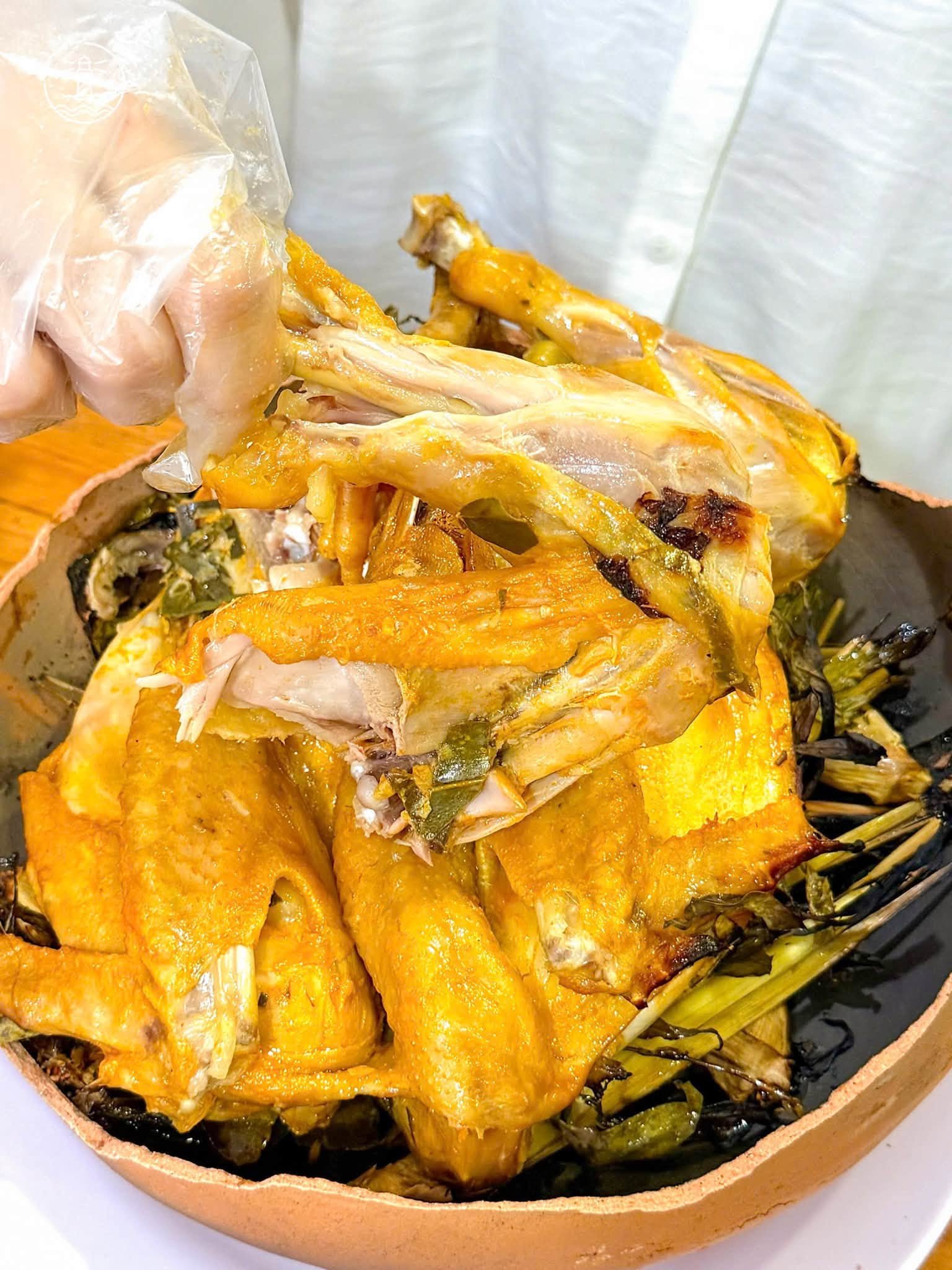 Bánh Khọt Quỳnh Vũng Tàu: Thử gà nướng lu và lẩu gà đậm vị - hình 10