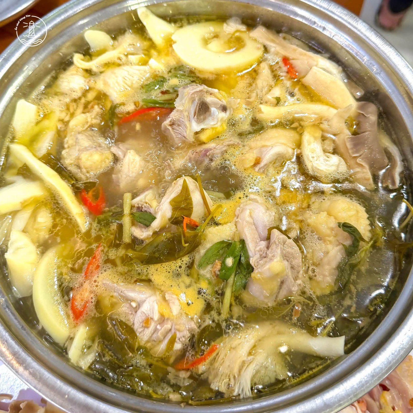 Bánh Khọt Quỳnh Vũng Tàu: Thử gà nướng lu và lẩu gà đậm vị - hình 6