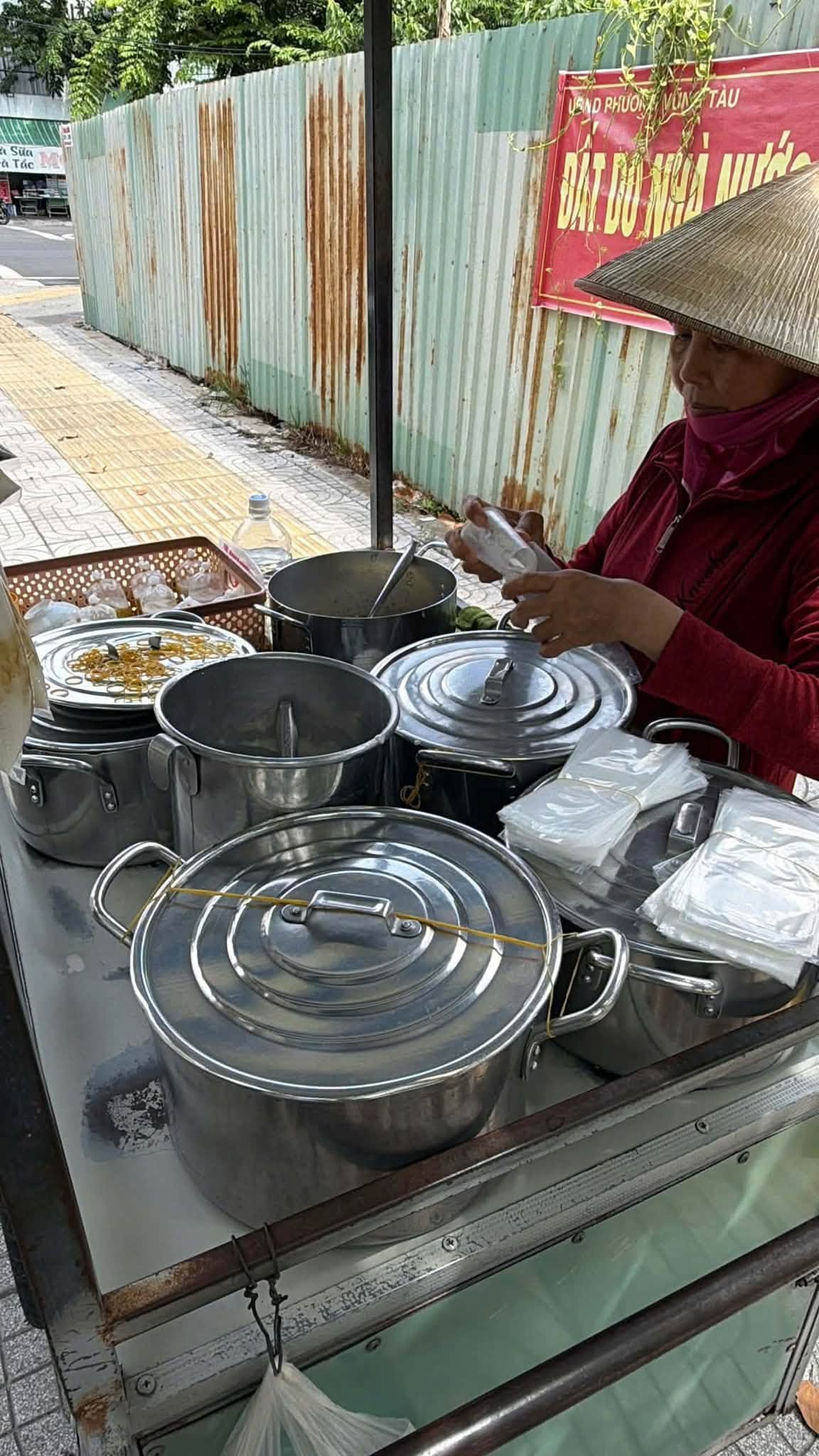 Xe chè cô Thu Vũng Tàu: Hương vị dân dã gói trọn 20 năm - hình 3